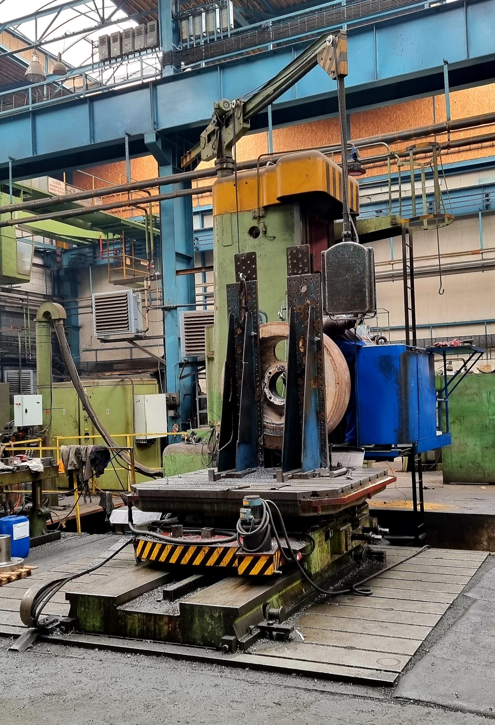 WD160 s otočným stolom